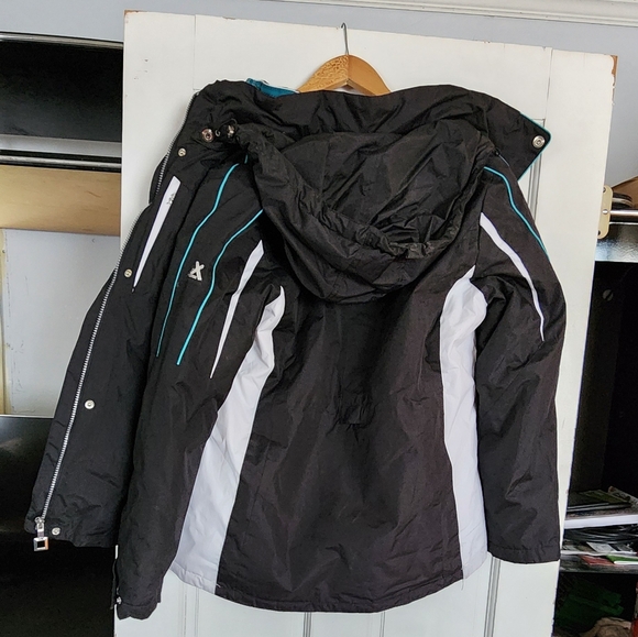 Brand new women's winter coat - Picture 4 of 5